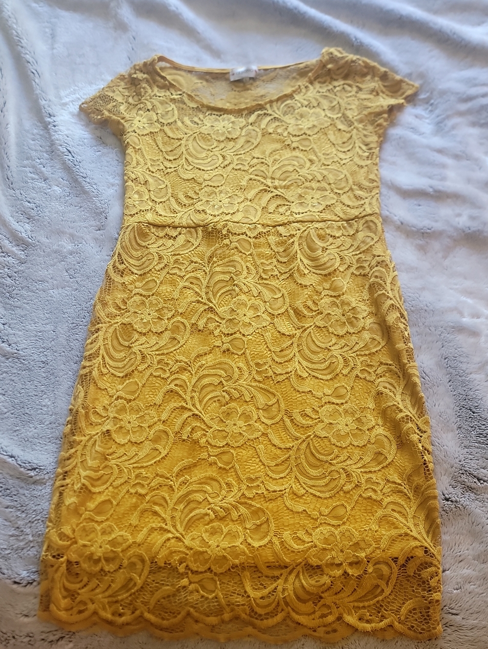 Yellow Lace Cap-Sleeve Dress